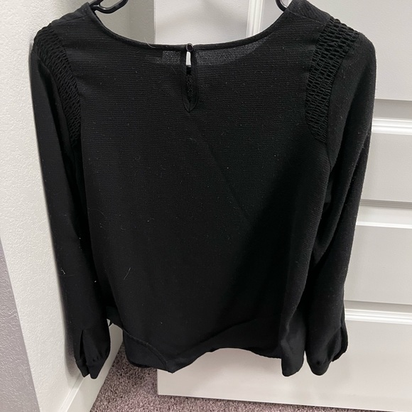 crepe smocked blouse black size medium - Picture 6 of 6